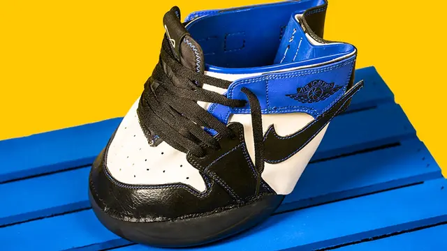 Sepatu Sneakers Khusus Kuda