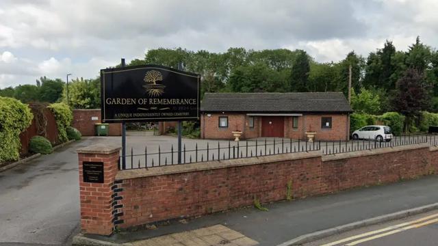 Makam Elit Ini Pasang Tiket Masuk