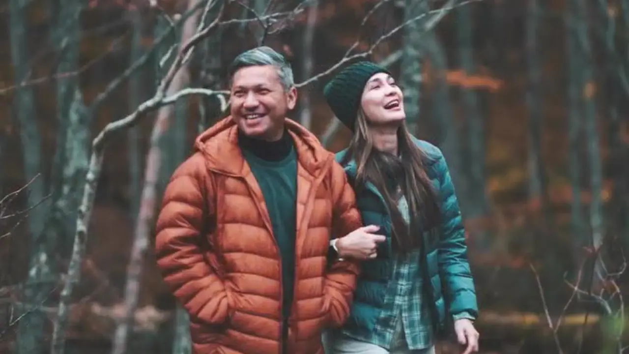 Potret Gading Marten dengan Luna Maya di Jepang