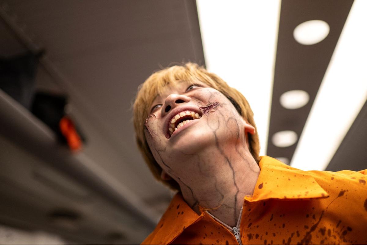 Gerombolan zombie serbu kereta cepat Shinkansen di Jepang