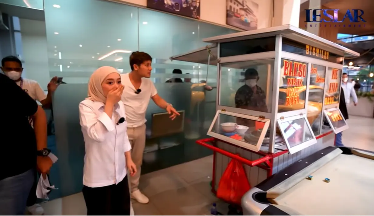 Lesti Kejora dan Rizky Billar (Youtube/Leslar Entertainment)