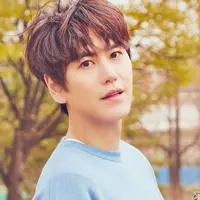 Bawakan Breathe ciptaan Jonghyun, Kyuhyun tak kuasa menahan air mata.
