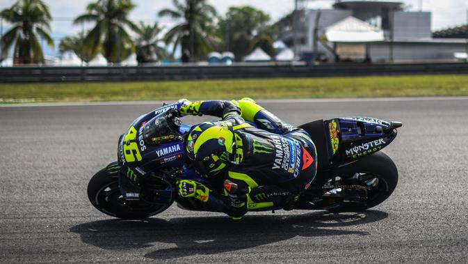 Pembalap Monster Energy Yamaha, Valentino Rossi (Mohd RASFAN/AFP)