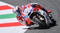 Pebalap Ducati, Andrea Dovizioso, sempat mencatatkan penampilan apik sesi latihan bebas pertama dan kedua di MotoGP Mugello. (EPA/Luca Zennaro)