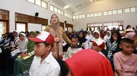 Bupati Banyuwangi Ipuk Fiestiandani melaunching langsung pelaksanaan Sekolah Rakyat yang digelar di Gedung Balai Diklat PNS, di Desa Licin, Kecamatan Banyuwangi, Senin (14/7/2025).