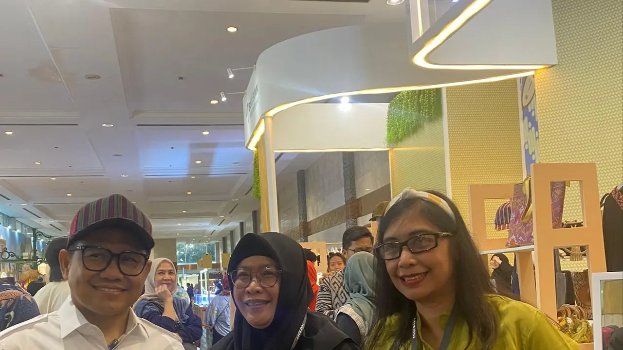 Menteri Koordinator Bidang Pemberdayaan Masyarakat Muhaimin Iskandar (Cak Imin) menyempatkan diri mengunjungi booth Pelindo (Istimewa)
