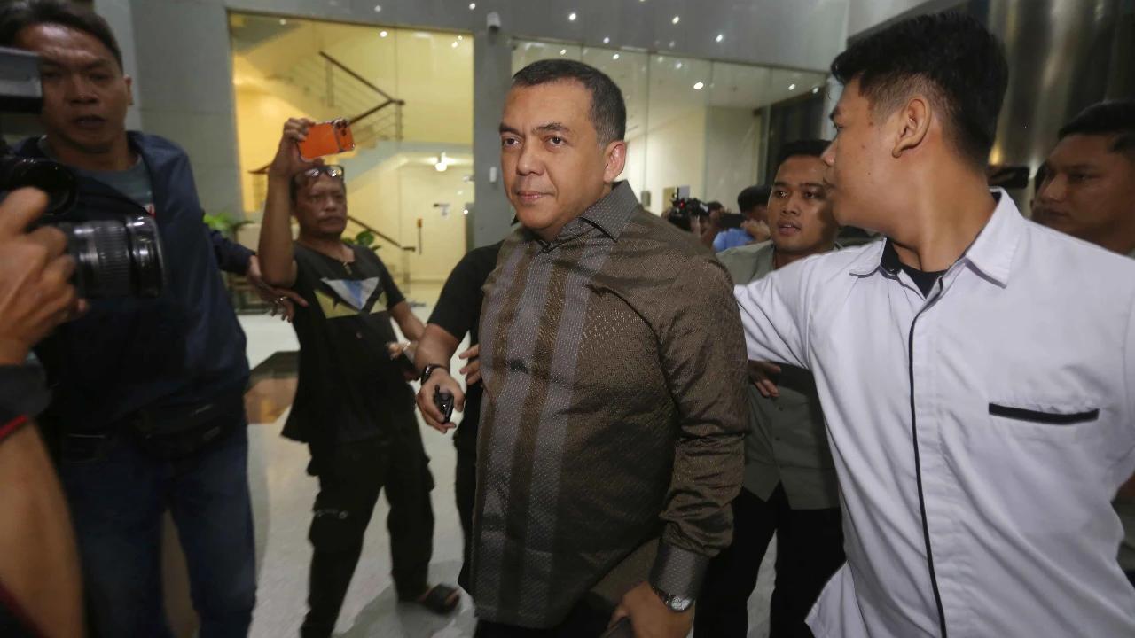 Wamen Imipas Silmy Karim Menyerahkan Diri ke KPK!