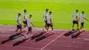 Para pemain Spanyol tiba untuk sesi latihan tim di Las Rozas, Madrid, Spanyol, Senin (5/7/2021). Spanyol akan bermain melawan Italia pada pertandiangan semifinal Euro 2020. (AP Photo/Manu Fernandez)