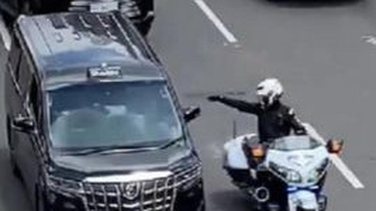 Penjelasan Lengkap Raffi Ahmad soal Mobil RI 36 Miliknya Dikawal Patwal hingga Tunjuk Sopir Taksi