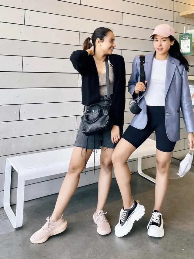 Maudy Ayunda menggunakan blazer/Instagram Maudy Ayunda