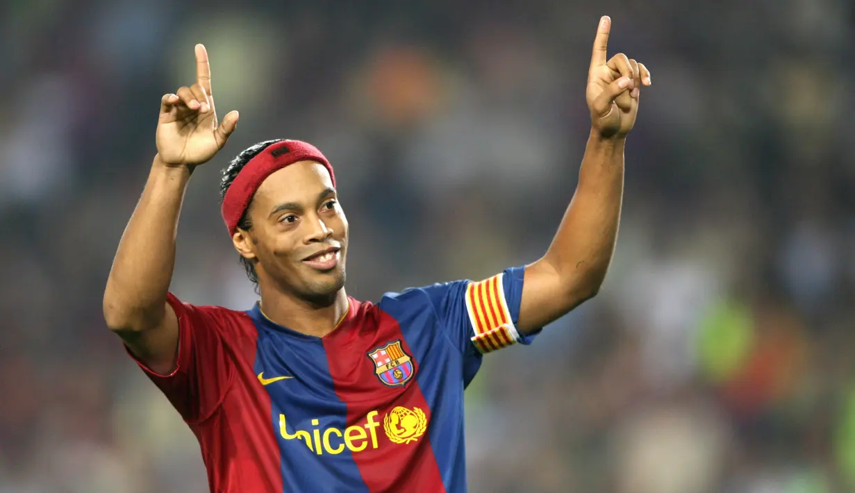 5. Ronaldinho (AFP/lluis Gene)