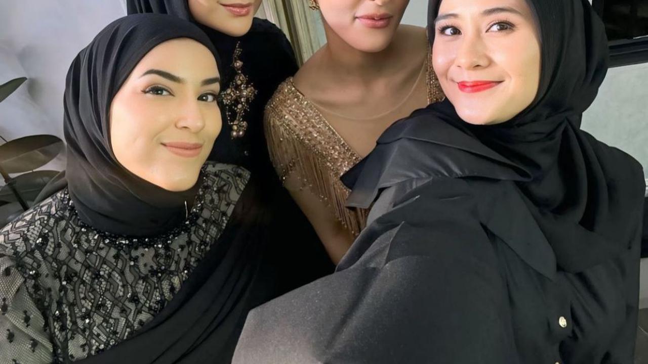 7 Potret Tasya Farasya Resmi Buka Restoran Baru di Kemang, Selebriti Berbaju Hitam Ramaikan Acara