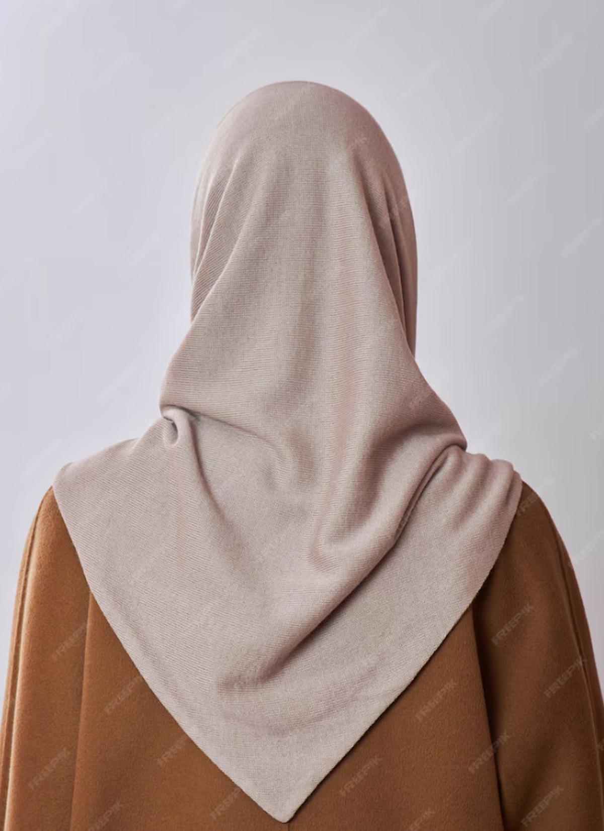 Rahasia Rambut Berkilau Meski Pakai Hijab, Simak Tips Ampuhnya!