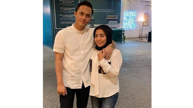 Menikah pada bulan April Lalu, Muzdalifah dan Fadel Ismali terlihat semakin mesra.