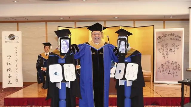 Kampus di Jepang lakukan wisuda online menggunakan robot