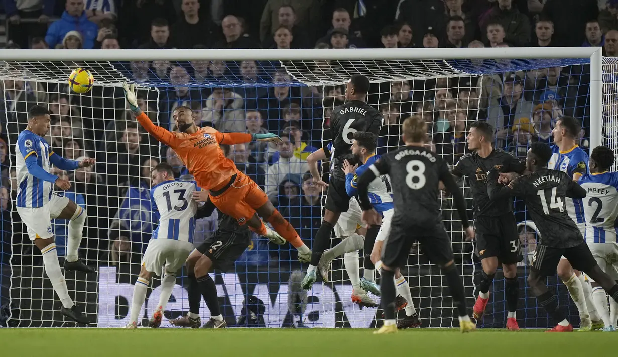 Pertandingan yang digelar di AMEX Stadium ini berkesudahan dengan skor 4-2 untuk kemenangan Arsenal. (AP Photo/Alastair Grant)