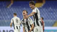 Dua pemain Juventus, Dusan Vlahovic dan Francisco Conceicao, menjadi pahlawan kemenangan telak 3-0 yang diraih Bianconeri di markas Genoa, Luigi Ferraris Stadium, Sabtu (28/9/2024) malam WIB. (Tano Pecoraro/LaPresse via AP)