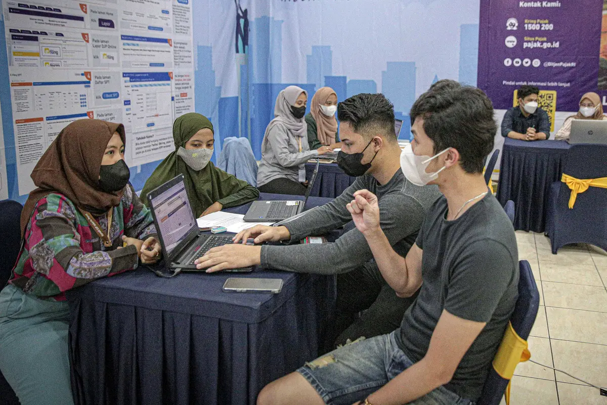 FOTO: Suasana Hari Terakhir Pelaporan SPT Wajib Pajak
