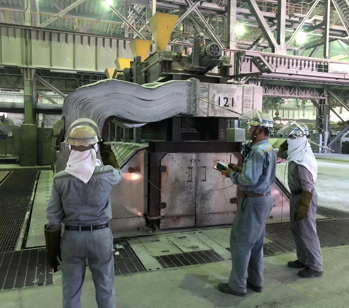 Targetnya  akan mulai beroperasi pada tahun 2025. Pada tahapan selanjutnya, alumina tersebut nantinya akan digunakan oleh INALUM sebagai bahan baku melalui fasilitas smelternya menjadi aluminium.