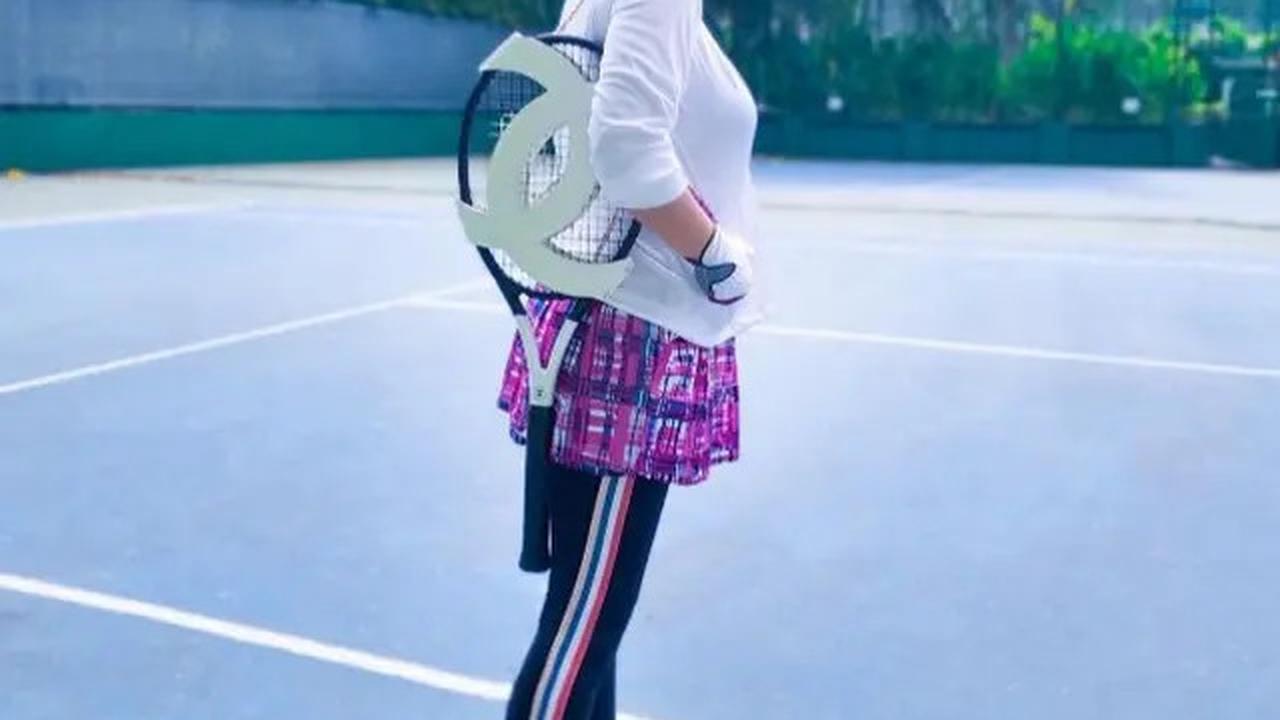 Outfit Olahraga Tenis ala Syahrini, Anggun dan Sporty