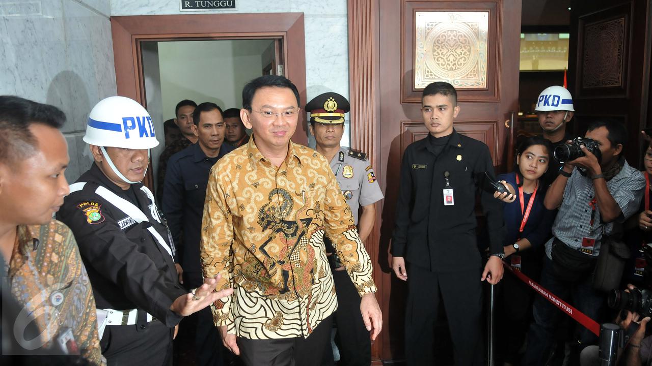 20160822-Ahok Jalani Sidang Perdana Gugatan Cuti di MK-Jakarta