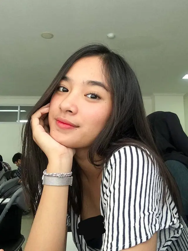 7 Potret Echi Babysitter Kiano Anak Baim Wong, Curi Perhatian
