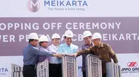 Lippo Group melakukan Topping Off 2 Tower di CBD Meikarta.   Tampak dalam gambar, Luhut Binsar Panjaitan (Menko Kemaritiman), James Riady (CEO Lippo Group), dan Ketut Budi Wijaya (Presiden Meikarta)