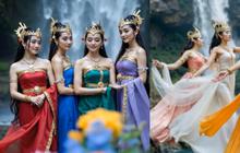 Penampakan 7 Bidadari Mandi di Telaga dalam Kisah Jaka Tarub, Divisualkan oleh AI Terlihat Begitu Nyata