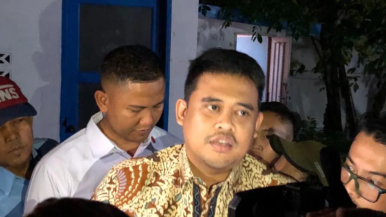 Bobby Afif Nasution nonton bareng di Warkop Jurnalis Medan
