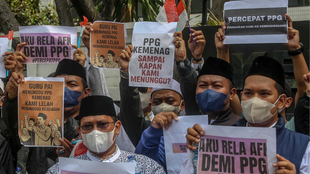 FOTO: Guru Agama Gelar Aksi Damai, Desak Percepatan PPG dan Peralihan ke Kemendikdasmen