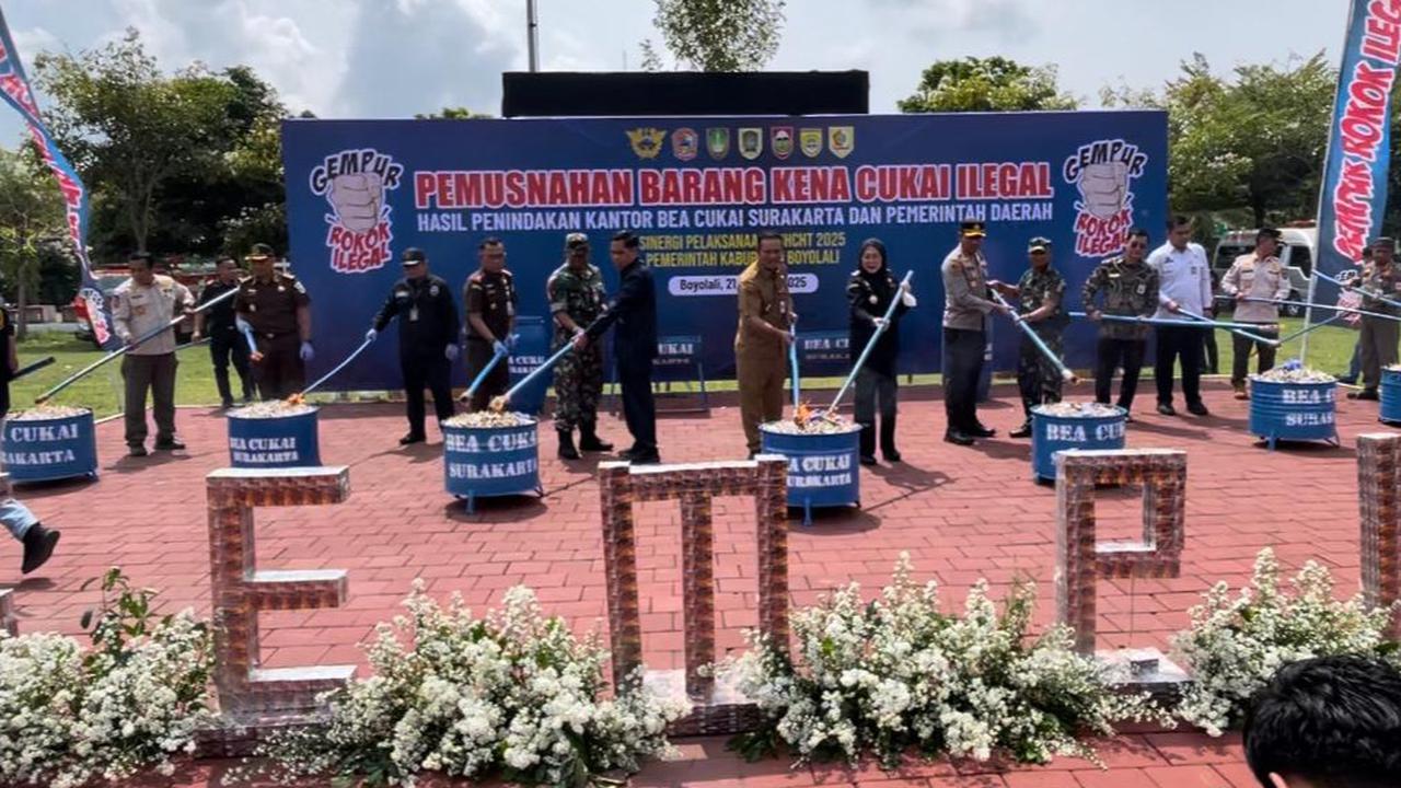 Operasi Besar! Bea Cukai Solo Musnahkan Rokok Ilegal Capai 12,4 Juta Batang
