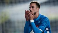 6. Fabian Ruiz (50 juta euro) - Fabian Ruiz didatangkan Napoli dari Real Betis dengan harga 30 juta euro pada 2018. Berkat penampilan apik dan konsistennya, gelandang berusia 24 tahun ini memiliki harga pasar mencapai 50 juta euro saat ini. (AFP/Marco Bertorello)\
