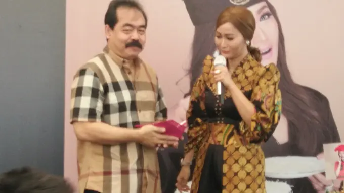 [Bintang] Inul Daratista