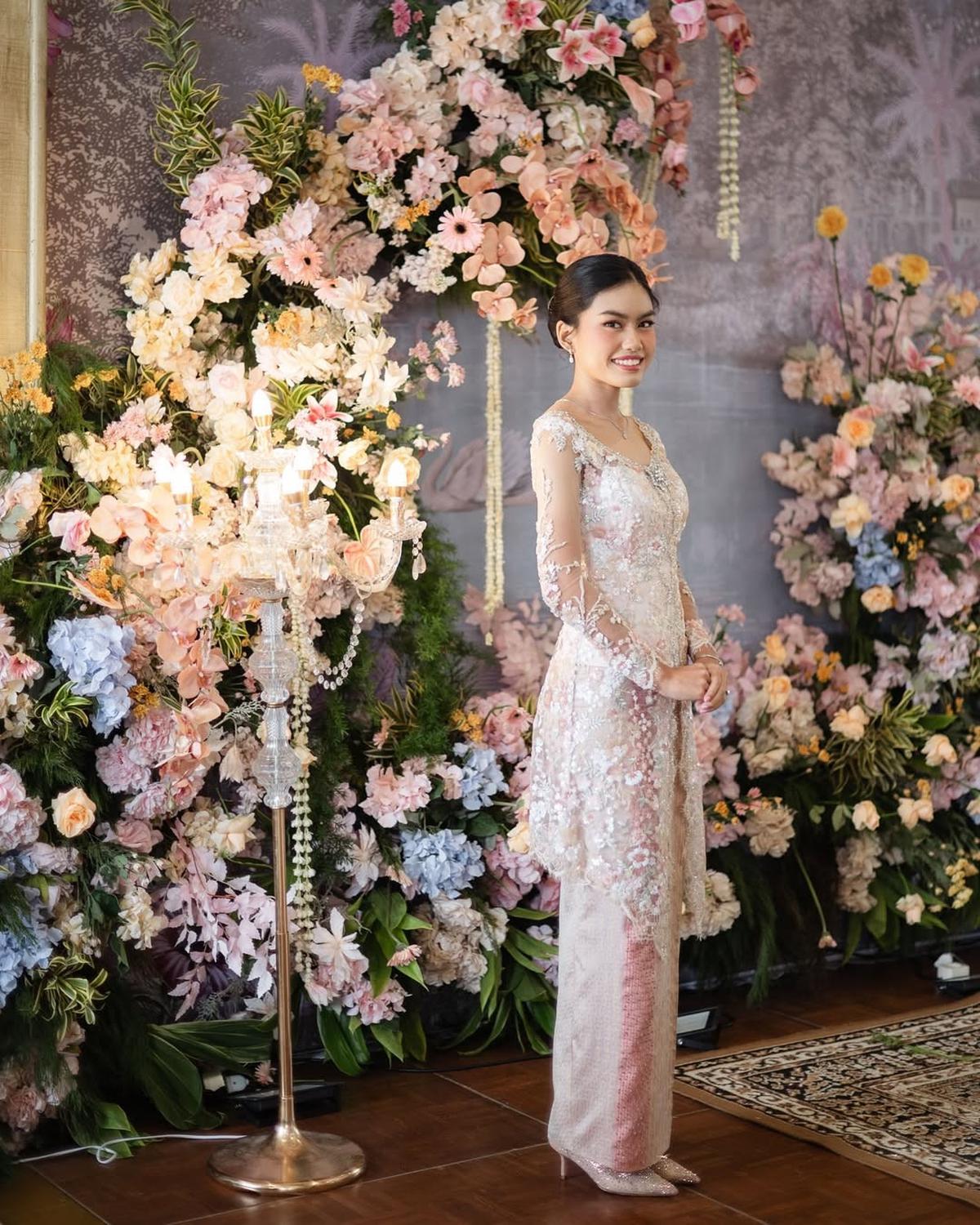 Model Kebaya yang Dipakai Namira Adjani Anak Sulung Alya Rohali saat Lamaran, Cantik dan Kalem