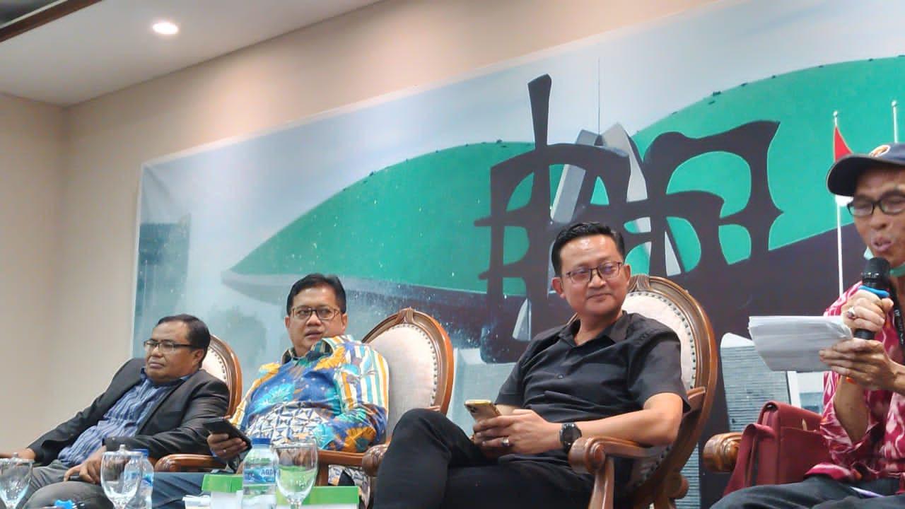 Tiga tim pemenangan capres dan cawapres yang akan berkontestasi di Pilpres 2024 bersepakat untuk tetap memperhatikan nasib para petani tembakau