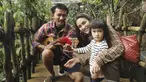 Rio Dewanto telah menikah dengan Atiqah Hasiholan pada 23 Agustus 2013 silam. Keduanya pun dikaruniai buah hati bernama Salma. Memasuki usia penikahan yang keenam, mereka kerap memperlihatkan keharmonisan yang dibagikan ke masing-masing akun Instagram. (Liputan6.com/IG/@riodewanto)