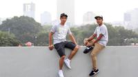 Imanuel Putra Pratna dan Galang Hendra Pratama, duet pebalap Yamaha Indonesia yang akan tampil pada ajang ARRC di sirkuit Sentul. (Bola.com/Nicklas Hanoatubun)