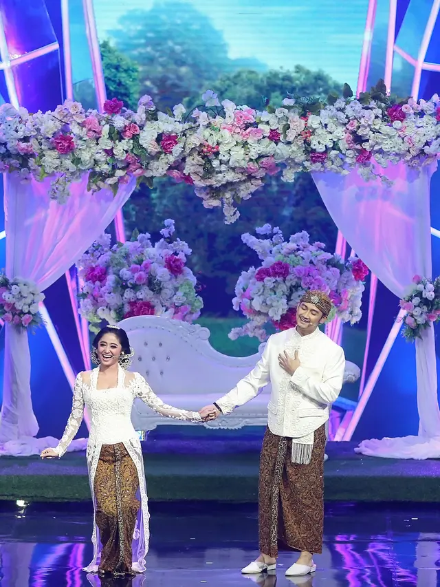 [Bintang] Dewi Perssik dan Angga Wijaya