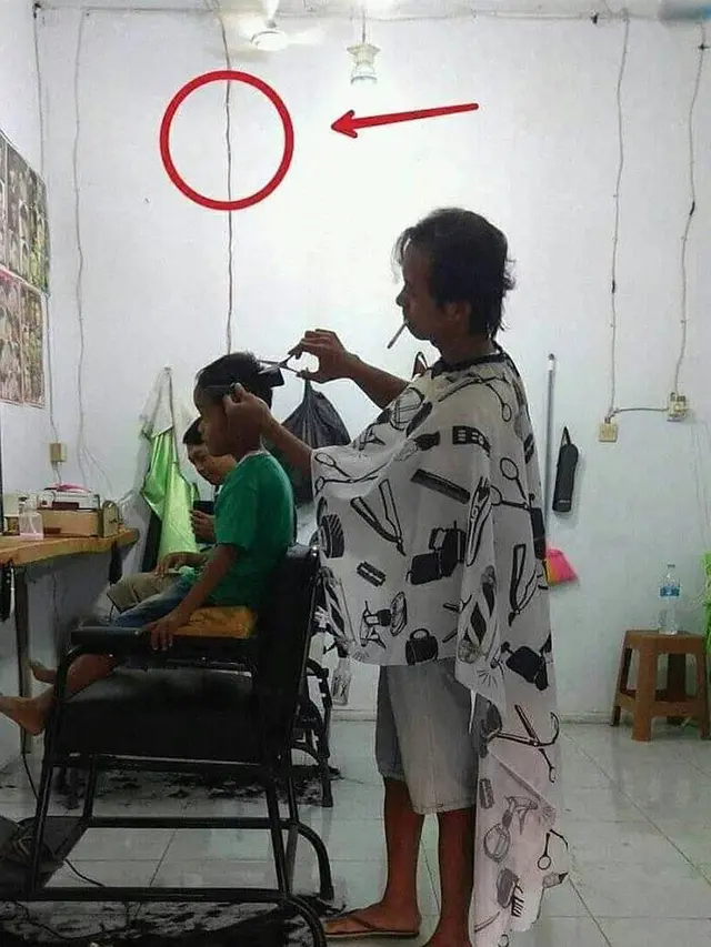 Potret Aktivitas Sehari-hari Ini Terlihat Biasa, Jika Diteliti Lagi Malah Bikin Ngakak