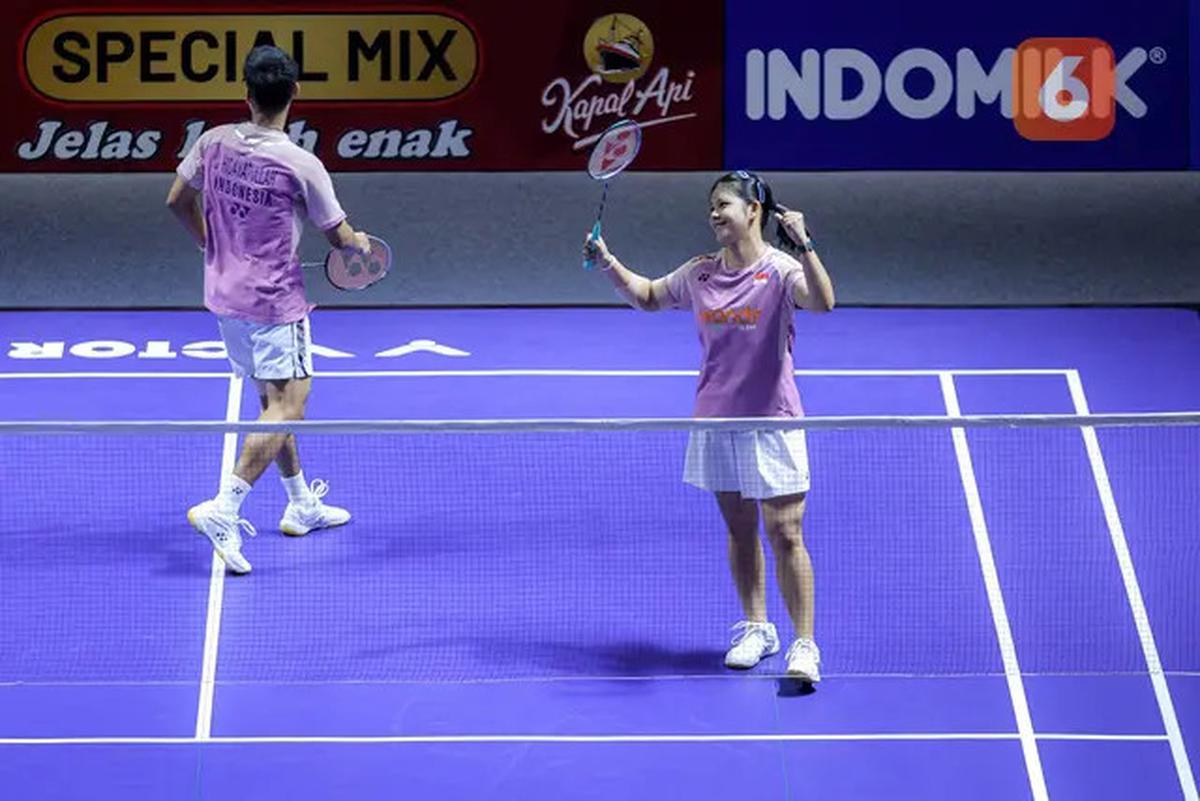 Foto: Debut Manis Felisha dan Jafar di Indonesia Open 2025, Menang Dua Gim Langsung