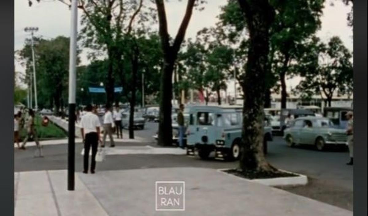 Dalam video itu tampak, Jakarta yang masih lenggang, lalu lalang kendaraan juga tidak sepadat saat ini.