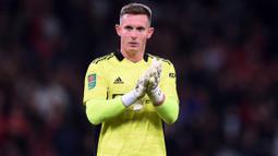 Dean Henderson masih kalah bersaing dengan David De Gea di bawah mistar gawang Manchester United. Meskipun begitu, ia dianggap salah satu kiper terbaik di Liga Inggris dengan menorehkan presentase penyelamatan sebesar 76%, lebih baik dari De Gea. (AFP/Oli Scarff)