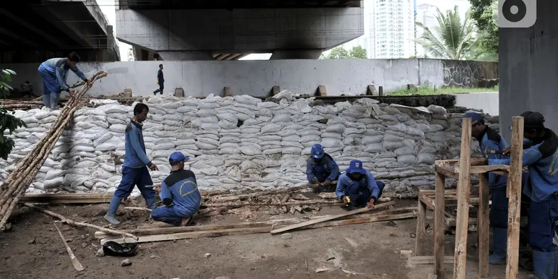 Lubang Rembesan di Tanggul Latuharhari Ditutup