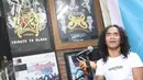 Vokalis Slank, Kaka memberi keterangan dalam acara Ngobrol Santai Antikorupsi Bersama Slank, KPK, dan ICW di Jakarta, Rabu (12/4). Acara tersebut bertema "Mencegah Regenerasi Koruptor" (Liputan6.com/Immanuel Antonius)