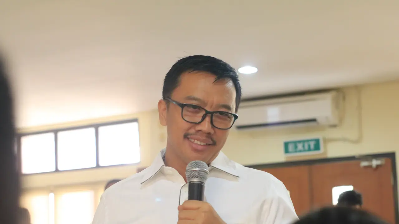 Menpora Imam Nahrawi mengunjungi lokasi pendidikan dan pelatihan (diklat) calon Paskibraka Nasional 2019 di PP-PON, Cibubur, Jakarta Timur, Selasa (30/7/2019). (Foto: Liputan6.com/Ratu Annisaa)