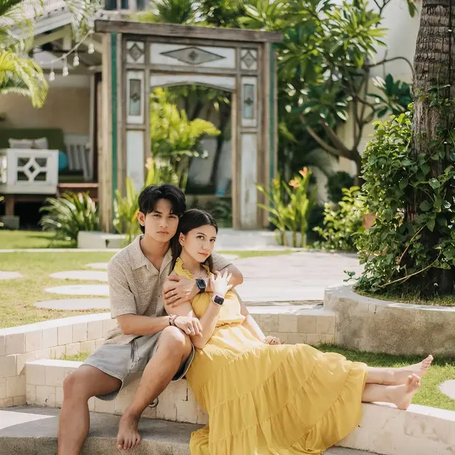 6 Potret Cassandra Lee dan Riky Lie Rayakan 6 Bulan Pernikahan di Gili Trawangan