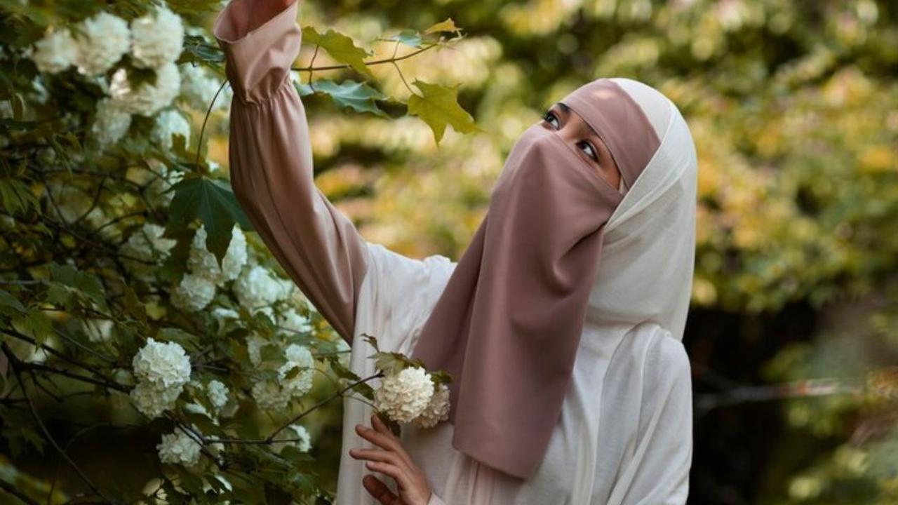 6 Model Gamis Syari A-Line Terbaru 2025, Inspirasi Fashion Muslimah yang Stylish Pancarkan Keanggunan