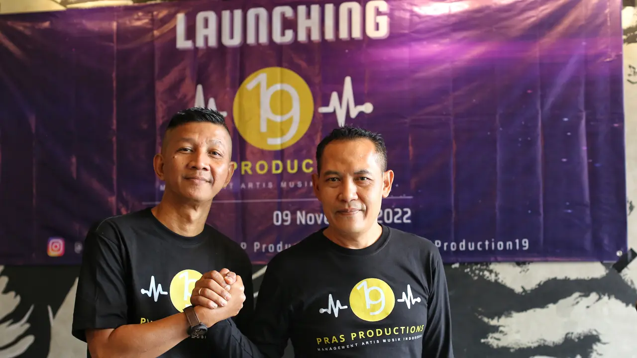 [Fimela] Rowman Ungu