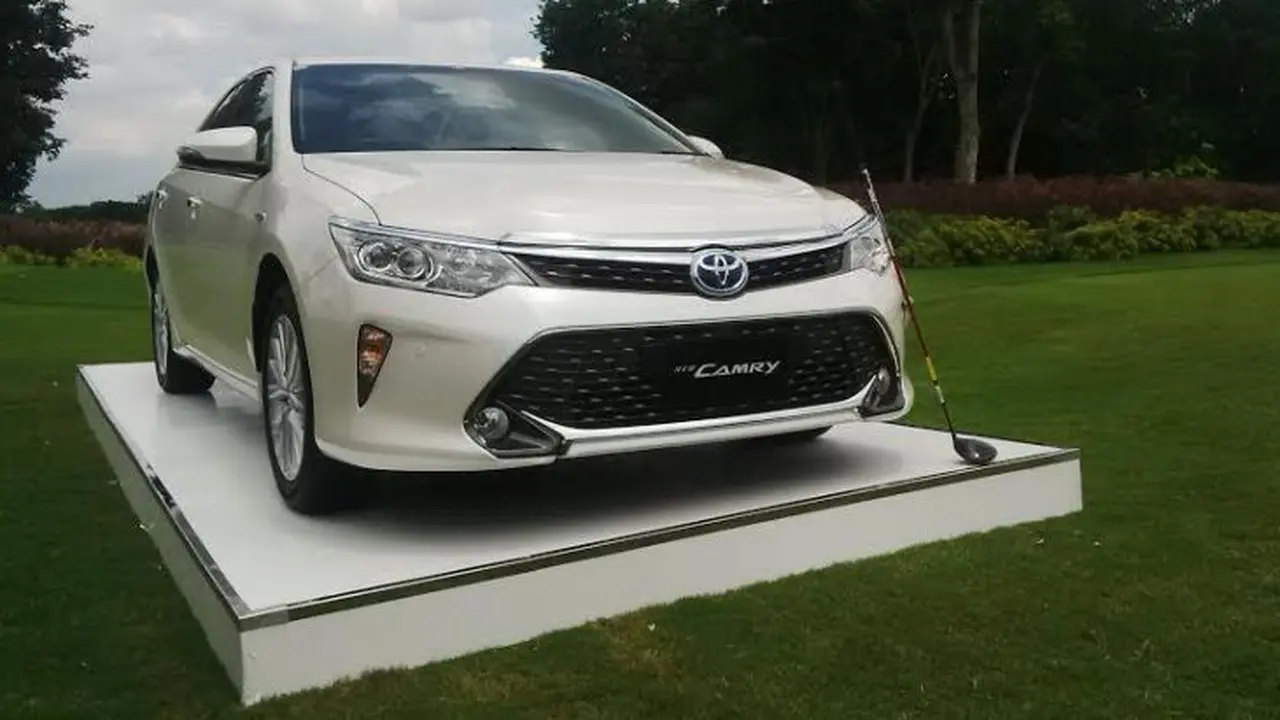 Rupiah Rontok, Pejabat Tahan Beli Toyota Camry Baru