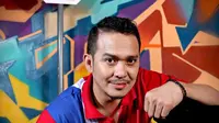 Fadlan, lahir di Jakarta, 5 Juni 1977, adalah seorang selebriti dan presenter berkebangsaan Indonesia.